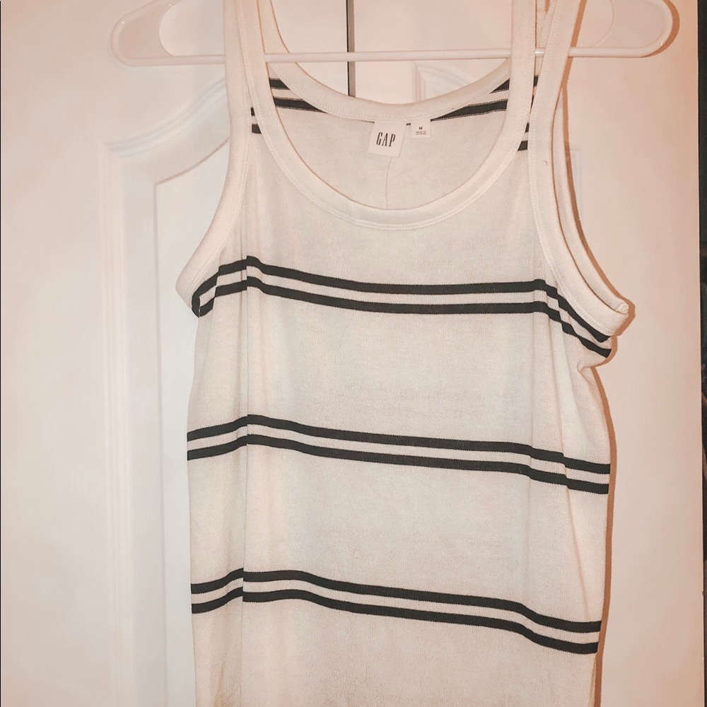 Gap tank top NWT